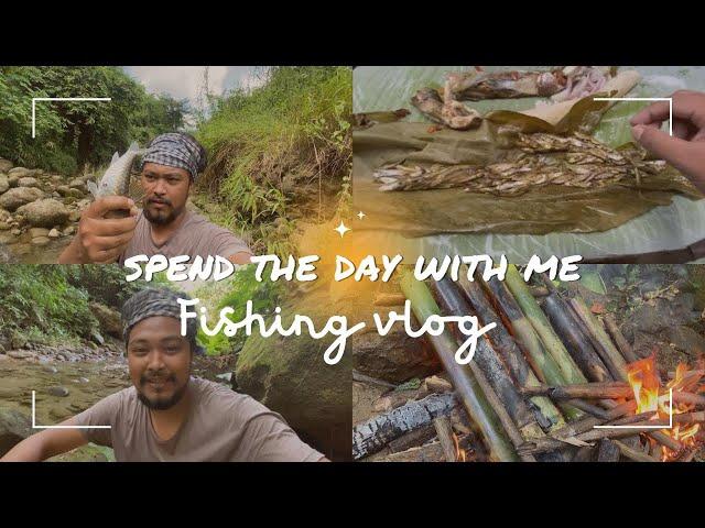 How to catch fish with hand//catching fish in the river// cooked in bamboo// local style cooking