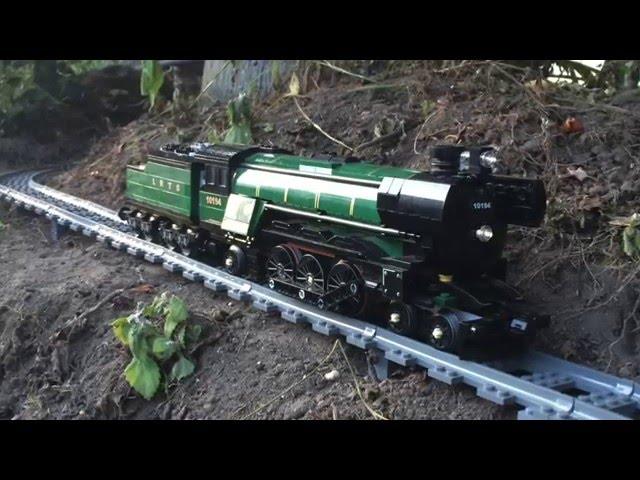 Large/Awesome Lego Train Set. Going through the Garden & House 2016