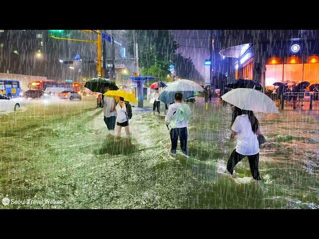 GANGNAM STREET Flooded by Sudden HEAVY RAIN,CLUB ALLEY Darkened by BLACKOUT. Seoul Travel Walker.