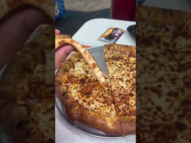 Trying Chuck E Cheese pizza