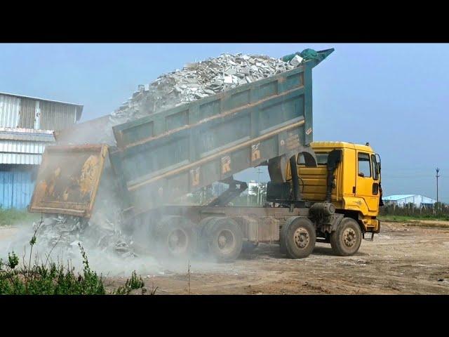 Heavy dumping truck unloading |jcb lorry lover