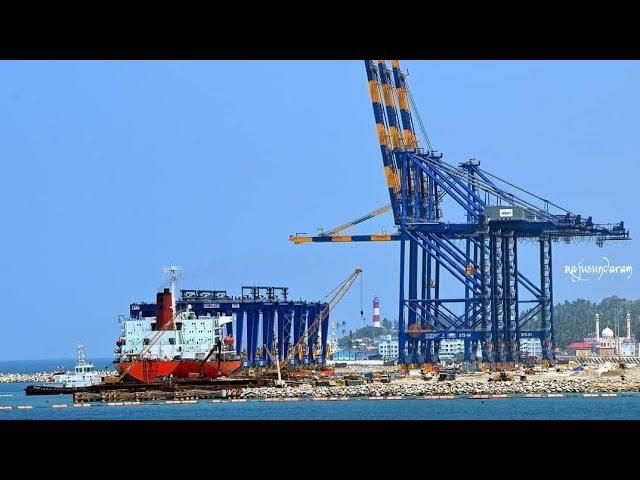 Zhen Hua 16 berthing at Vizhinjam International Seaport Trivandrum | Trivandrum Indian