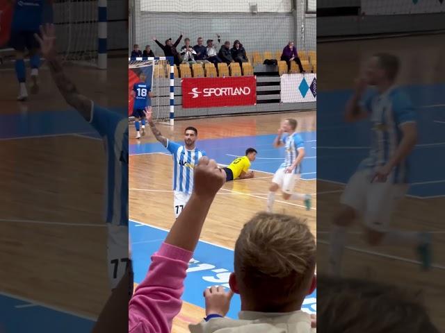 󠁧󠁢󠁥󠁮󠁧󠁿: RFS error leads to goal  #futsal #skills #moments #europe #rigafutsalclub