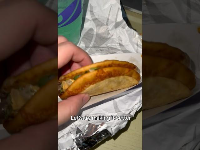 Trying Taco Bell’s *NEW* Cheesy Street Chalupas!