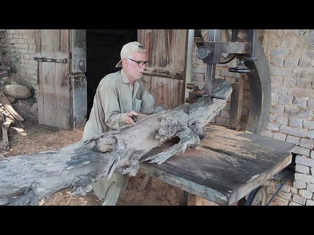 The most dangerous wood sawing on ara machine | Awan Wood Works