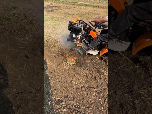 这火石地 旁边已经干趴下两台两驱了乘坐式四驱微耕机