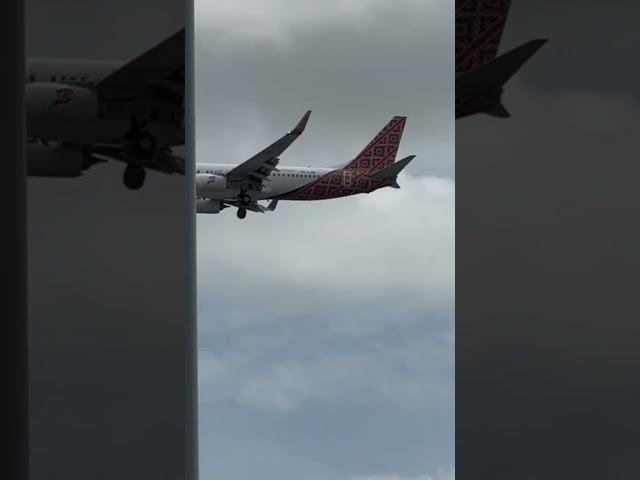 Amazing landing of plane #viral #trending #shorts #viralshorts #youtuber #shortsvideo