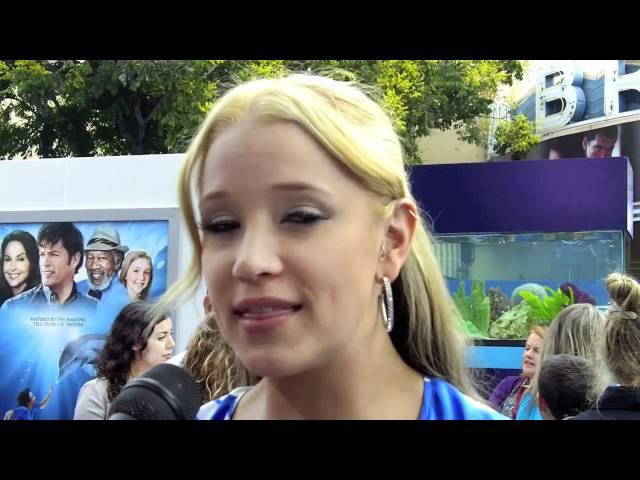 Kristen Renton: "Dolphin Tale" Premiere Interview