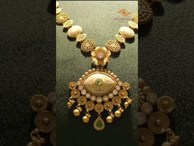 Indian bridal wedding jewellery collation at Arjun Jewellers Pvt Ltd.