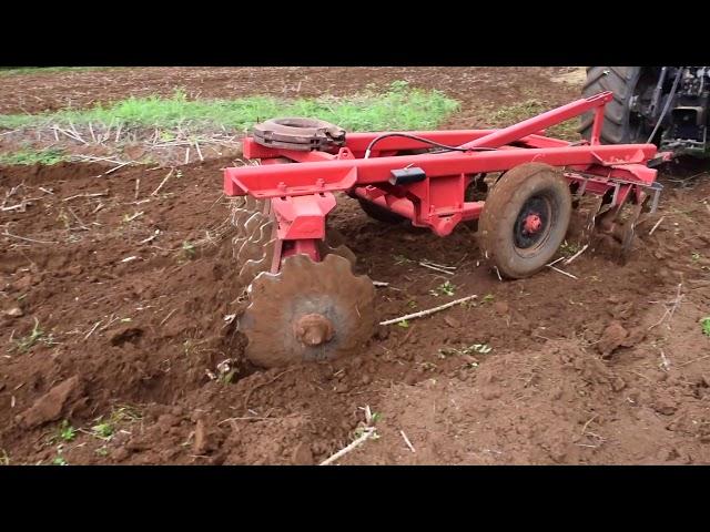 Rastra rompedora TATU ATCR + Tractor SAME Laser 130 / SATURNIA COSTA RICA