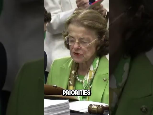 Confused Dianne Feinstein struggles to cast simple "yes" vote #shorts