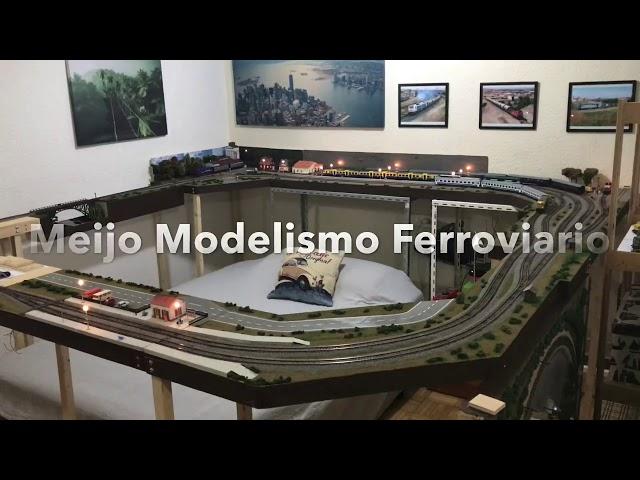 Maqueta de Meijo Ferroviario y tren Diurno de Renfe.