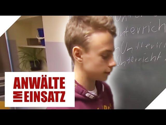 Lehrerin mobbt Schüler! Wieso hasst sie ihn so? | 1/2 | Anwälte im Einsatz | SAT.1