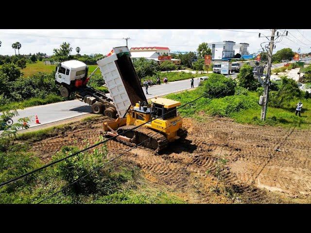 full time Best project Showing Heavy Bulldozer Working push soil filling up/Dump truck 25T