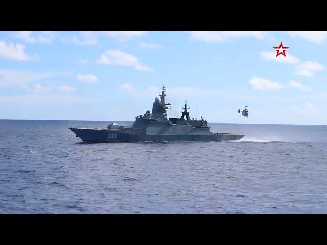 The ships of the Pacific Fleet conducted joint artillery firing on the targets of the mock enemy