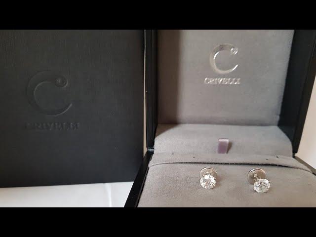 У нее глаза 2 бриллианта в 3 карата))) Пусеты Crivelli общая масса камней 3.1ct!