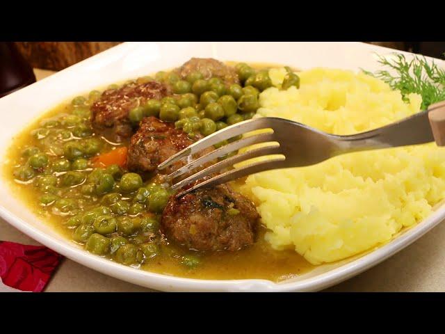 Lunch for my children and family. Everyone loves this dish. Peas with juicy and soft meatballs.