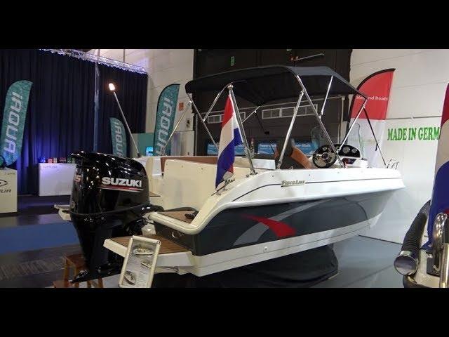 The FIBERLINE G20 Console boat