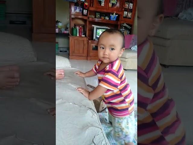 BAYI LUCU KETAWA