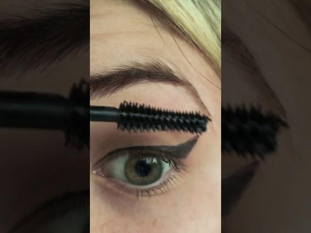 How to: PERFECT WINGED EYELINER every single time!! (beginner friendly) | Claudia Greiner