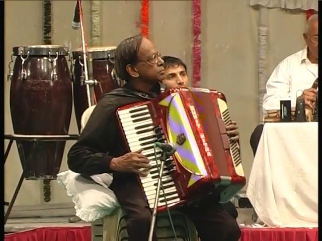 01 05 HAR DIL JO PYAR KAREGA SANGAM SUMIT MITRA ACCORDION & SURESH YADAV ALTO SAXOPHON