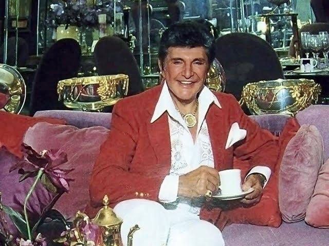 Lifestyles of the Rich and Famous: Liberace's six homes and museum (1983)