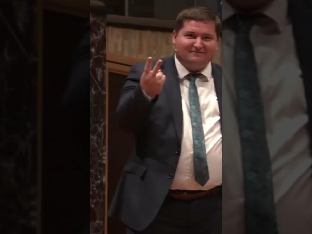 Pac, prigoană online