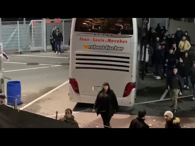 Fans des HC Fribourg-Gottéron nach dem Spiel gegen den SCRJ am 16.11.2019