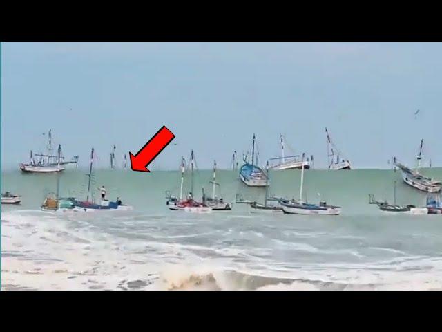 Chaos from Tsunami in Peru! 6-meter waves destroy docks and boats in Mancora