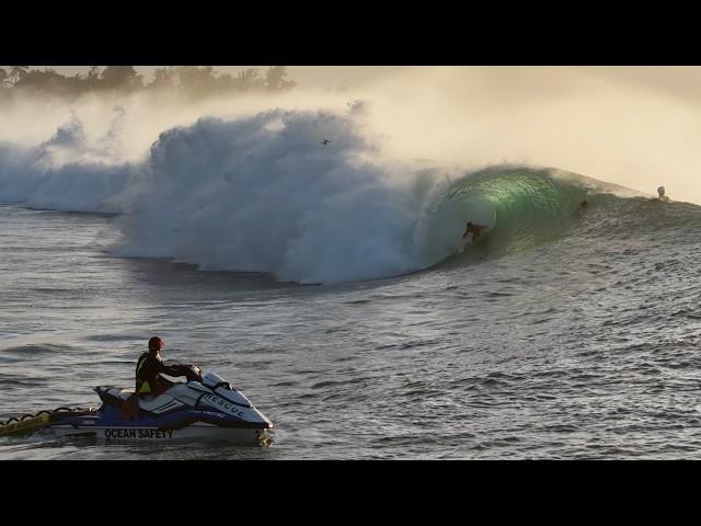 Jamie O'Brien SCORES Wave of the Evening at Pipeline