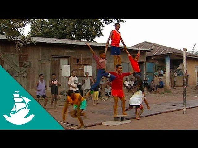 Africa: To Love Oneself (documental completo)