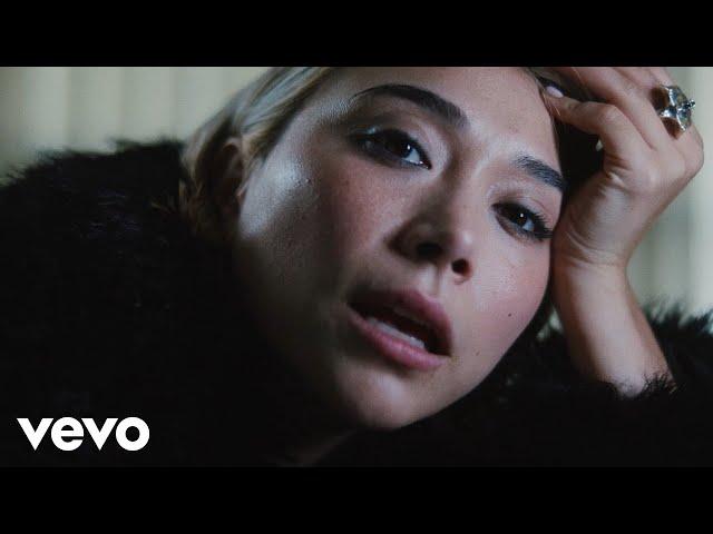 Miso Extra - Good Kisses (feat. Metronomy) (Official Video)