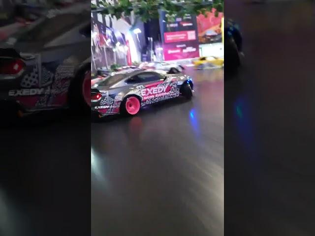 how close to the wall#automobile#rwdrcdrift#drifting#rcworld#ychannel#aviatin#rcdriftcar#drift