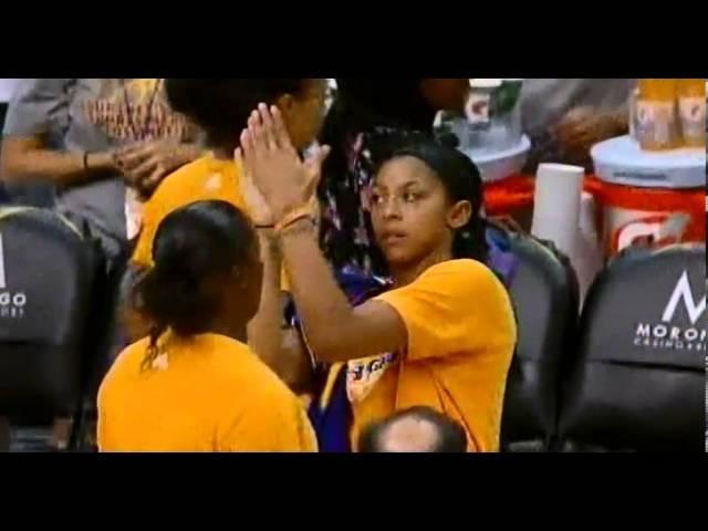 high five denied - Ebony Hoffman leaves Candace Parker hanging