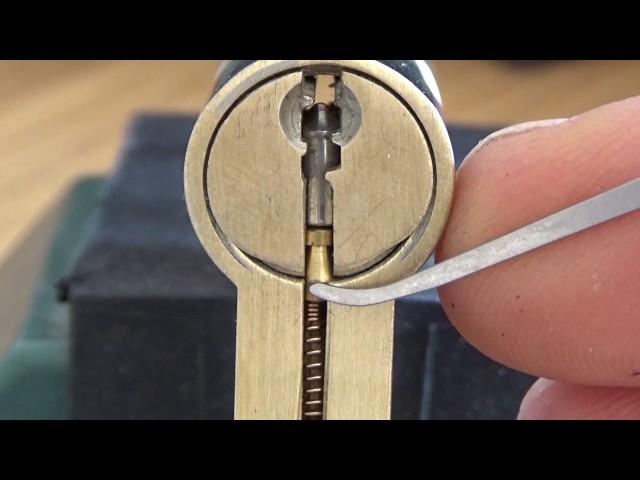 (28) Picking - How do security pins in locks work ? - part 1 (english subtitles)