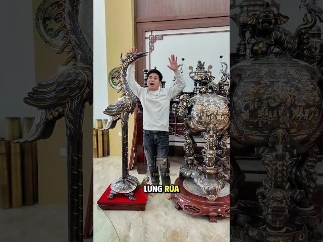 Không gian thờ thêm phần uy nghi khi đặt bộ đỉnh – hạc mang khí chất tổ tiên!