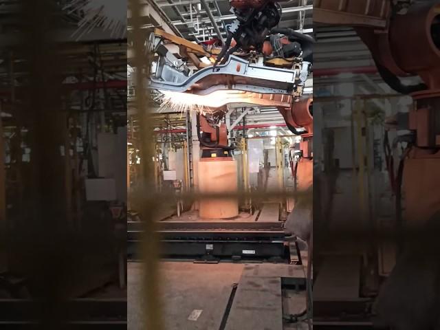 tricks for robot welding of easy method #shorts #welding #daimlerplant #chennai #manufacturing #truc