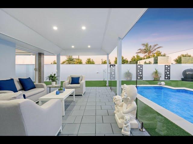 22 Paignton Close, Moana - LIVE A LIFE OF LUXURY!