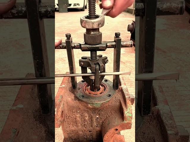 Removing Dusty Iron Bearing #motors #dustybearing #autoworks