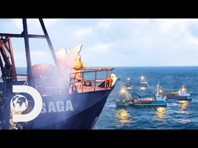 All The Ship’s Come Together To Remember The Passing Of Nick McGlashan | Deadliest Catch