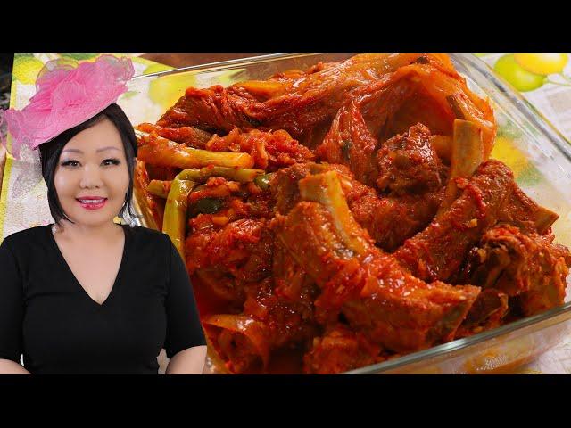 Kimchi pork ribs (Deungalbi-kimchijjim: 등갈비김치찜)