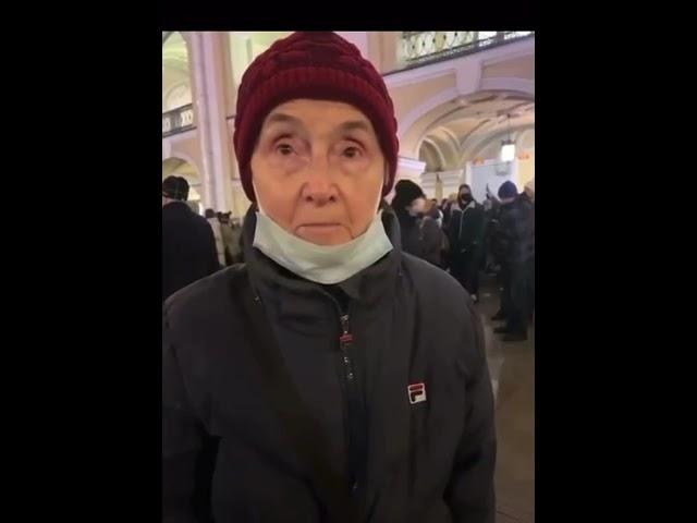 На митинг в Питере вышла 84-летняя Ирина Анохина #новости #россия #украина #мир #нетвойне