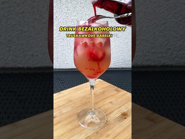 Jak zrobić truskawkowe bąbelki? Przepis na drink bezalkoholowy