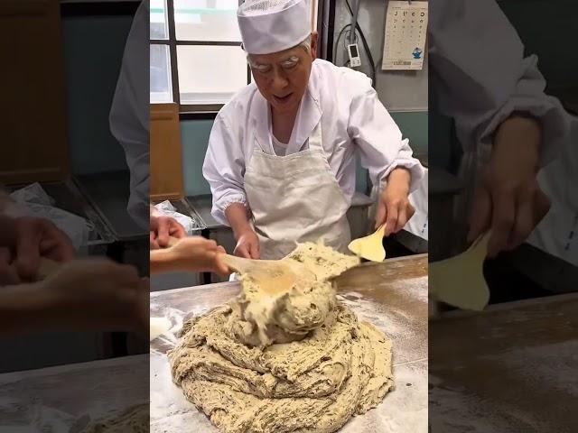 能感受到150年前的味道和历史的正宗明乌 ・店名 まつだ松林堂 ・住所 岩手県遠野市中央通り１−７ ・营业时间：[周一～周日] 8:30～18:30 ・周三休息 ・菜单：明乌（10个）900日元 ・