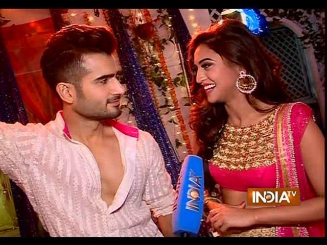 Karan Tacker and Krystle Dsouza Enjoy Shoot on the Set - India TV