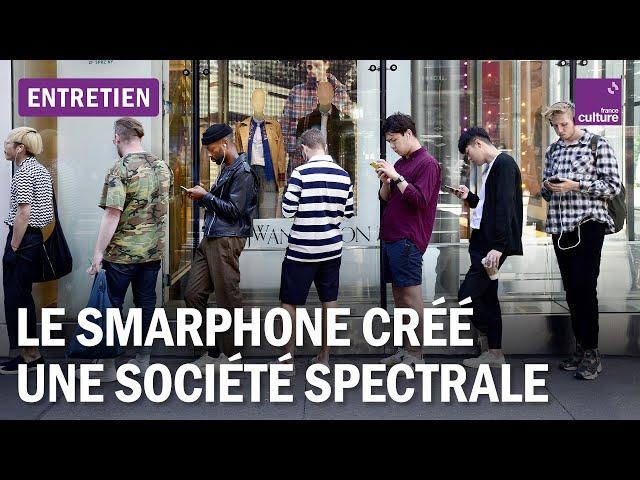 David Le Breton, sociologue : "Les gens absorbés par leur téléphone créent une société fantomatique"