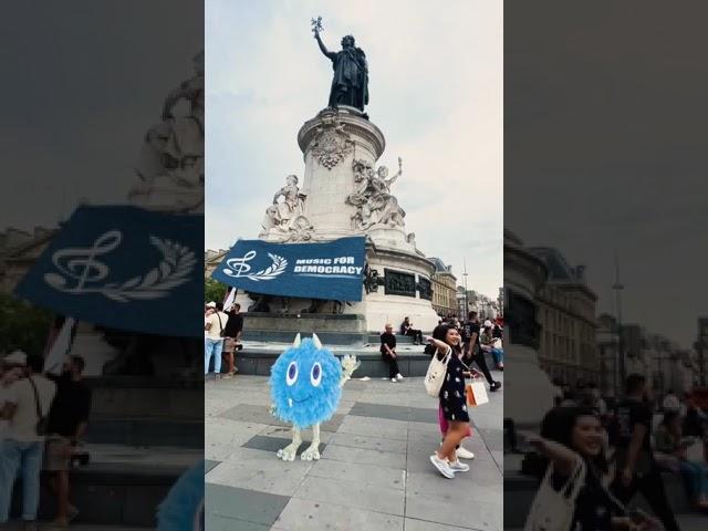 Mostro's Mascot is taking over Place de la Rèpublique