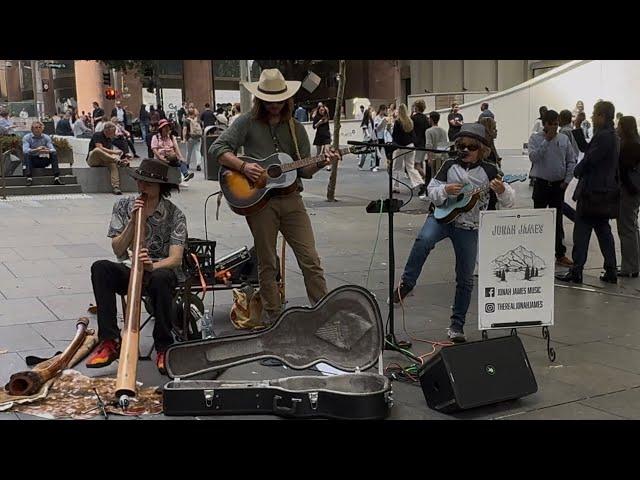 “Tangled Up in Blue” Sydney busking One-Legged Performance on Cody Simpson’s Autographed Ukulele!