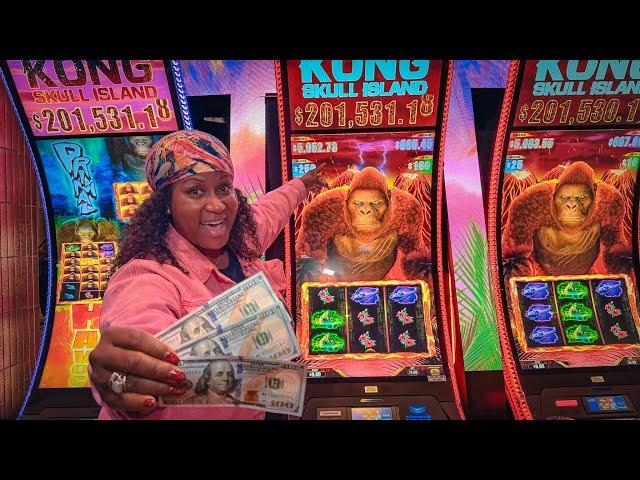 My Wife Won HUGE on This Las Vegas Slot Machine! (SO MANY BONUSES)