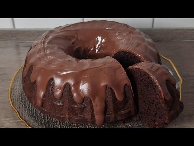 Der beste Schoko Kuchen mit Sahne!! Sahne ist die Geheimzutat!